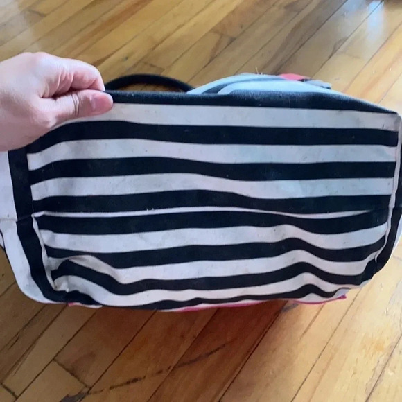 Victoria’s  secret bag - Picture 4 of 5